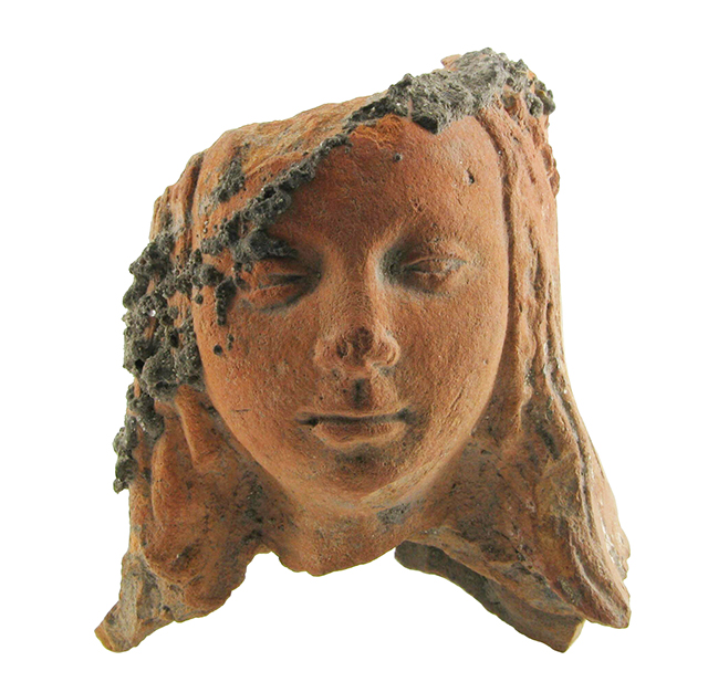 Terracotta hoofd van een middeleeuws beeld. Collectie Archeologie Vlaardingen, 01.087_000922.