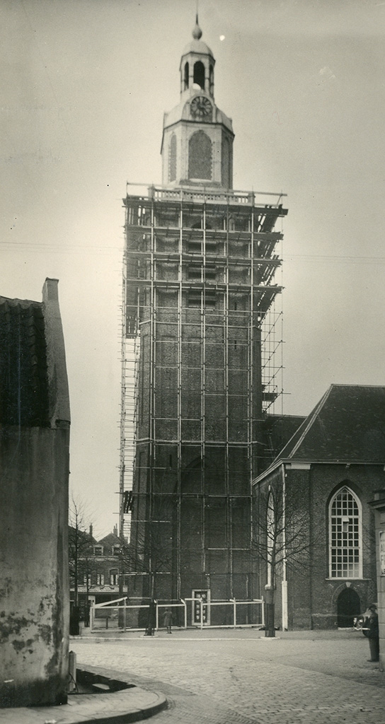 De Grote kerk bij de restauratie in 1938. Collectie Stadsarchief Vlaardingen, T363C-013.